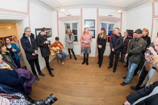 Aleš Komovec - Pogled skozi žensko oko